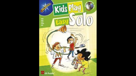 Kids play easy solo