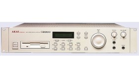 Sampler Akai S2000