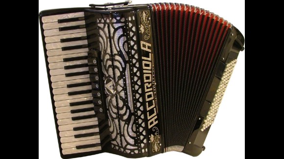 Accordiola Super Carmen 120 bas Accordeon