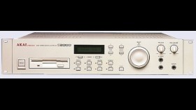 Sampler Akai S2000